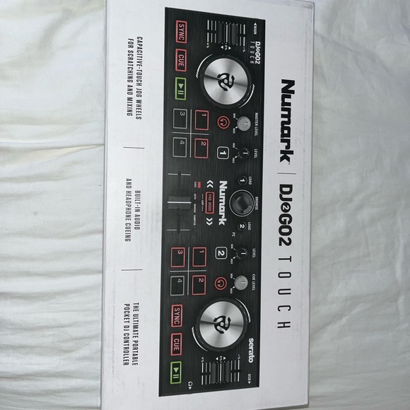 Numark DJ set - Picture 2 of 3